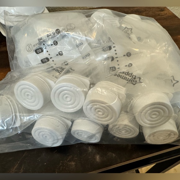 Tommee Tippee Breastfeeding Bundle - Picture 2 of 7